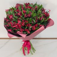Букет из 19 красных альстромерий