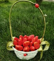 Корзина с клубникой «Самая сладкая» Корзина с клубникой «Самая сладкая»